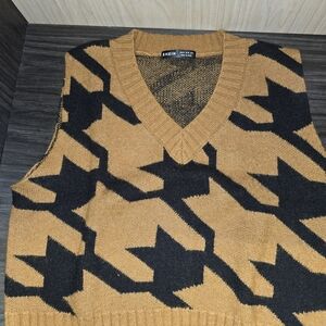 SHEIN Mustard and Black V-Neck Patterned Women's Sweater Vest